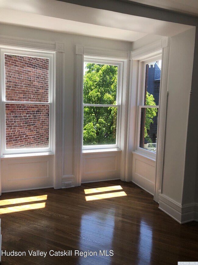 Foto del edificio - 420 Warren St