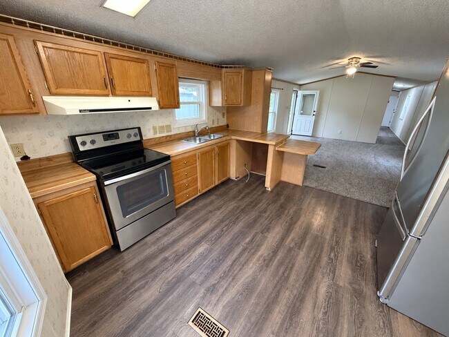 Foto del edificio - 93 Shady Ln
