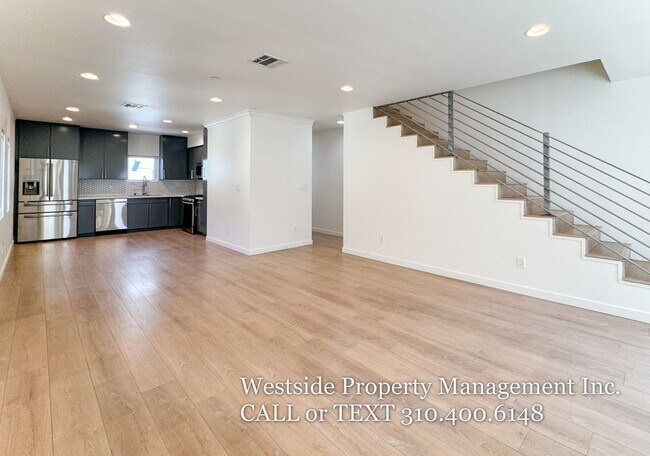 Foto del edificio - 6548 1/2 La Mirada Ave.-