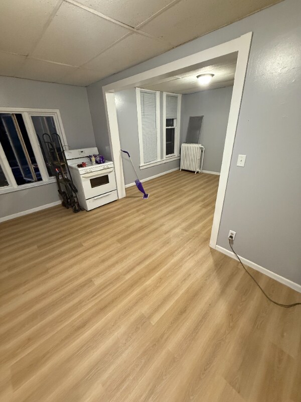 Foto principal - 120 E 3rd St