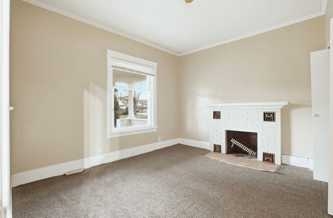 Building Photo - 1610 Court St