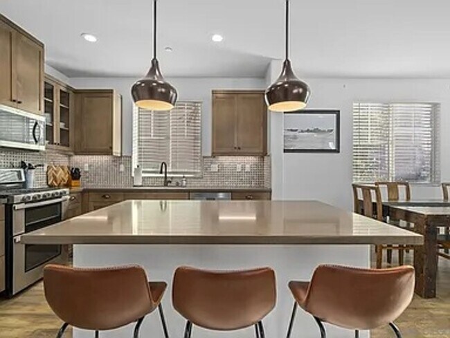 Foto del edificio - 524 Heron Ln