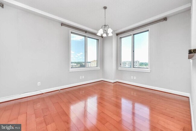 Foto del edificio - 1020 N Highland St
