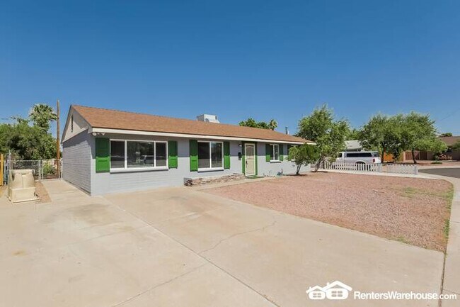 Building Photo - View today 4 bed/2 bath