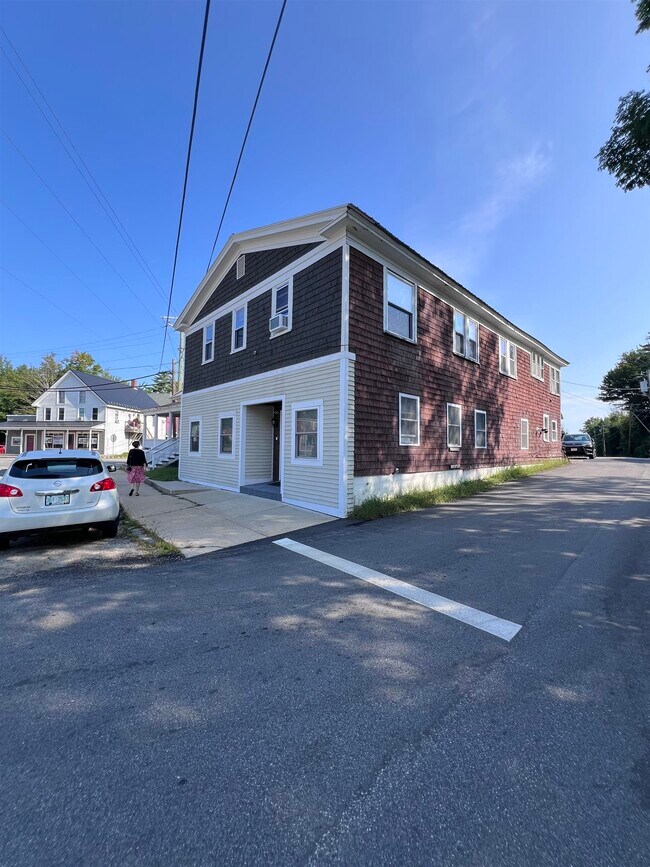 Building Photo - 86 Main St