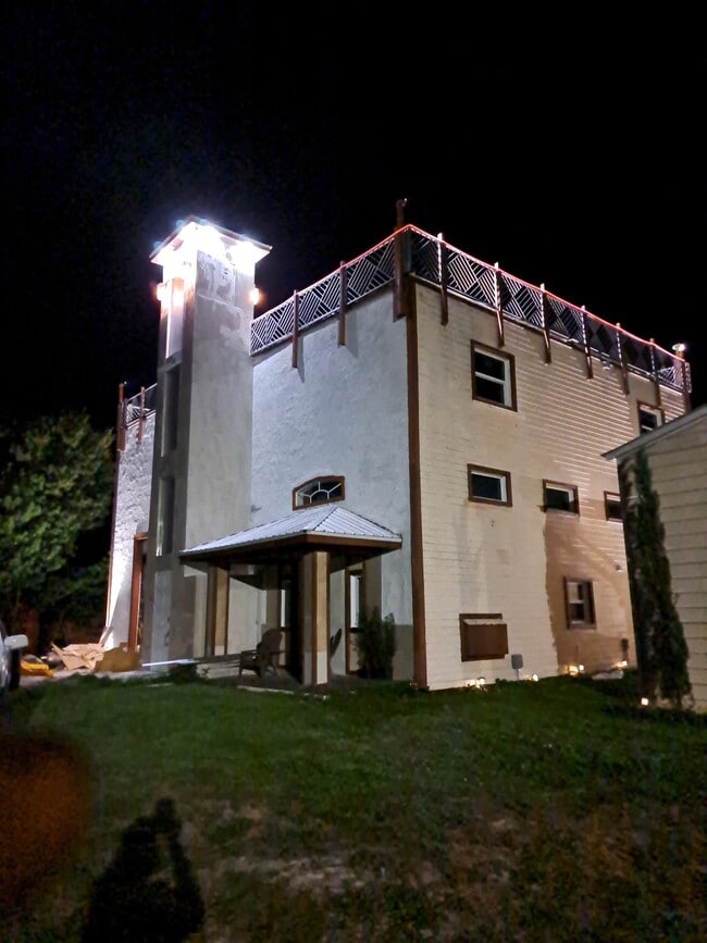 Building Photo - 16825 89th Pl N