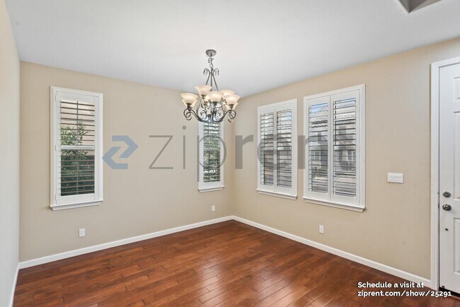 Building Photo - 651 Carrington Ct