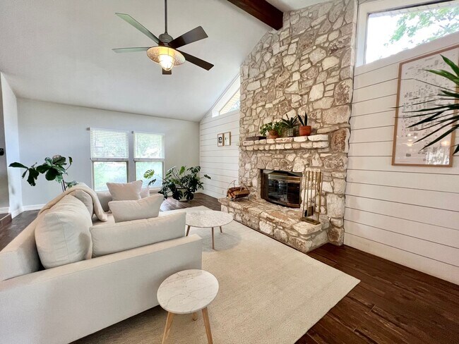 Foto del edificio - Remarkable Two Story 4 Bedroom, 2.5 Bath W...