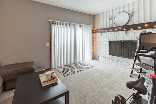 Foto del edificio - 7341 W Franklin Ave