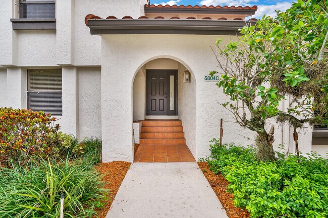 Foto del edificio - 5804 Fox Hollow Dr