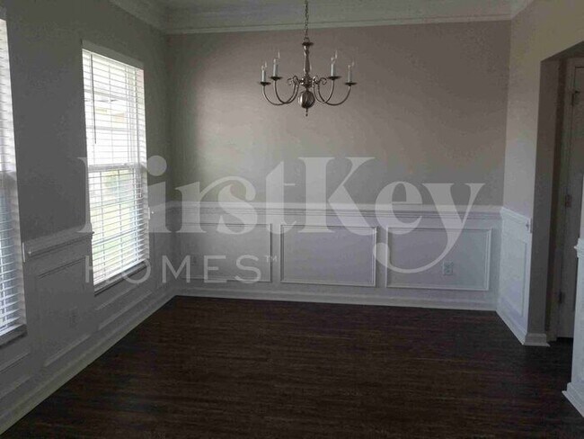 Building Photo - 411 Pin Oak Drive
