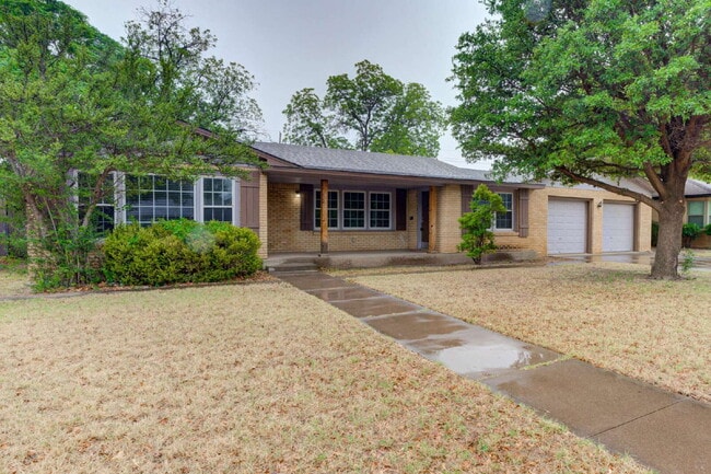 Building Photo - 4 Bedroom in Tech Terrace!!