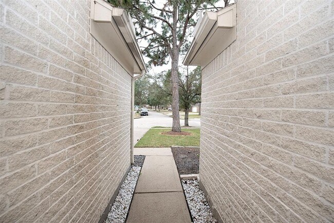 Building Photo - 134 Emerald Cloud Ln