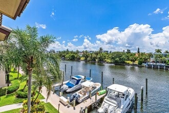 Building Photo - 210 Captains Walk