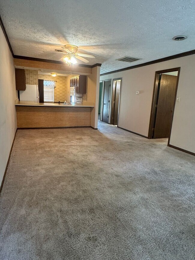 Building Photo - Knoxville 37931 - 2 bedroom home with fenc...