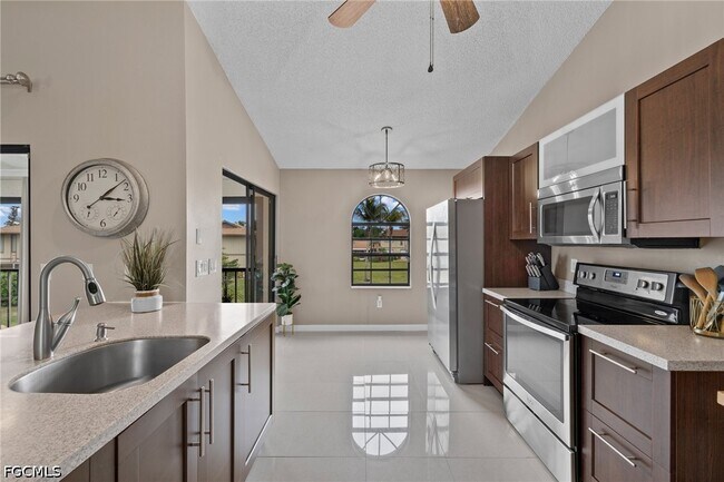 Foto del edificio - 9597 Halyards Ct