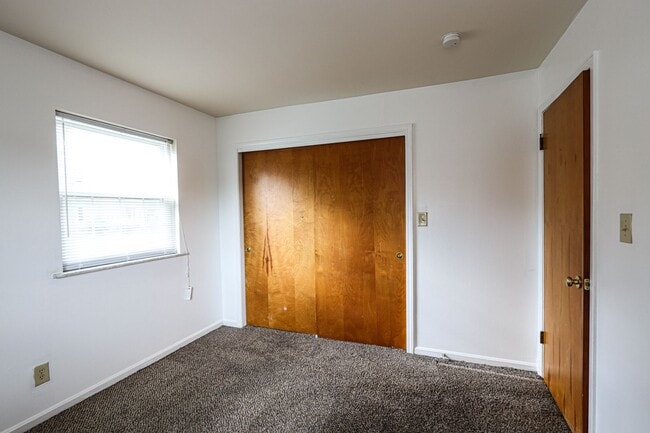 Building Photo - 1st Full Month FREE – Spacious 2 Bedroom A...