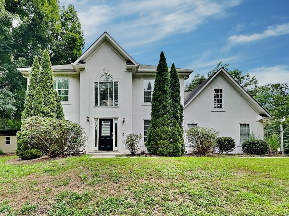 Primary Photo - 5124 Eastbrook Rd
