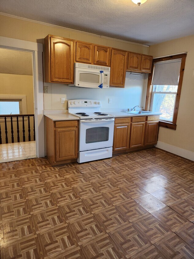 Primary Photo - 155 Newton St