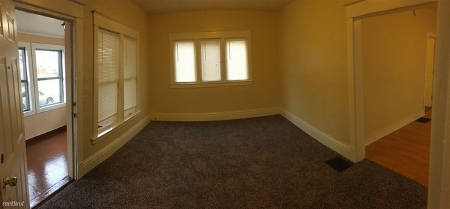 Building Photo - 2 br, 1 bath Apartment - 626 Vries St SW # 1
