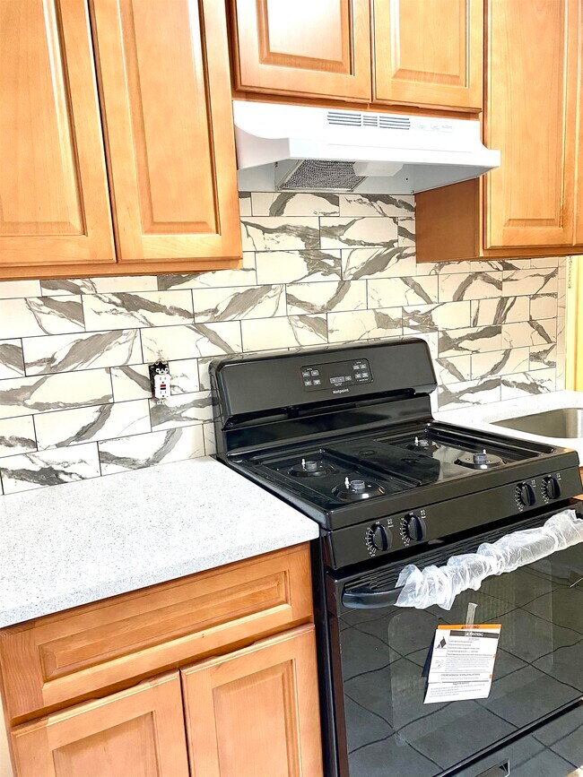 Building Photo - 6609-6611 Park Ave