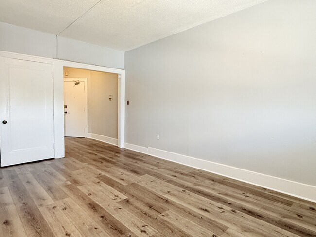 Photo du bâtiment - 1441 Wyandotte St E