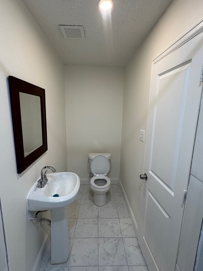 Foto del edificio - 10134 Kirkglen Dr