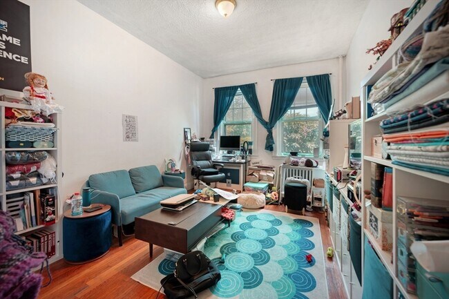 Building Photo - 249 Chestnut Hill Ave