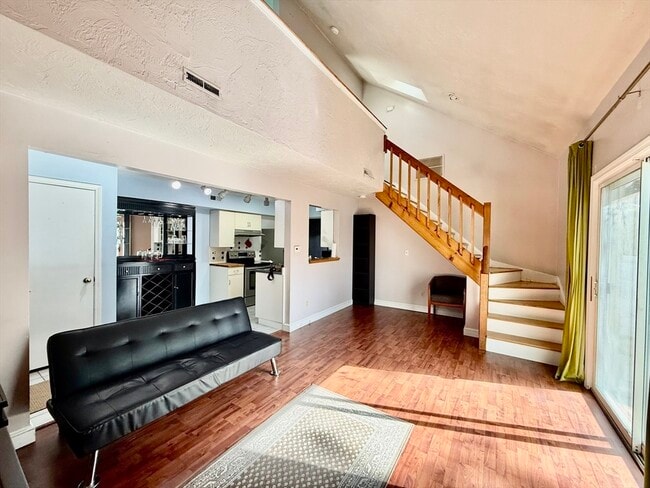 Foto del edificio - 197 Lake St