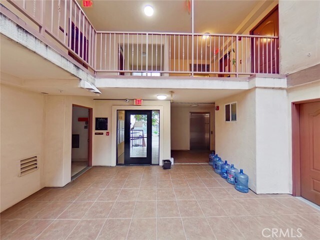 Foto del edificio - 700 N Hill Pl