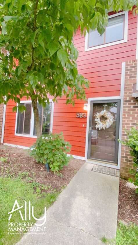 Foto principal - 583 Southampton Ct