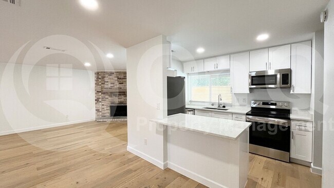 Building Photo - 1802 Palo Duro Dr