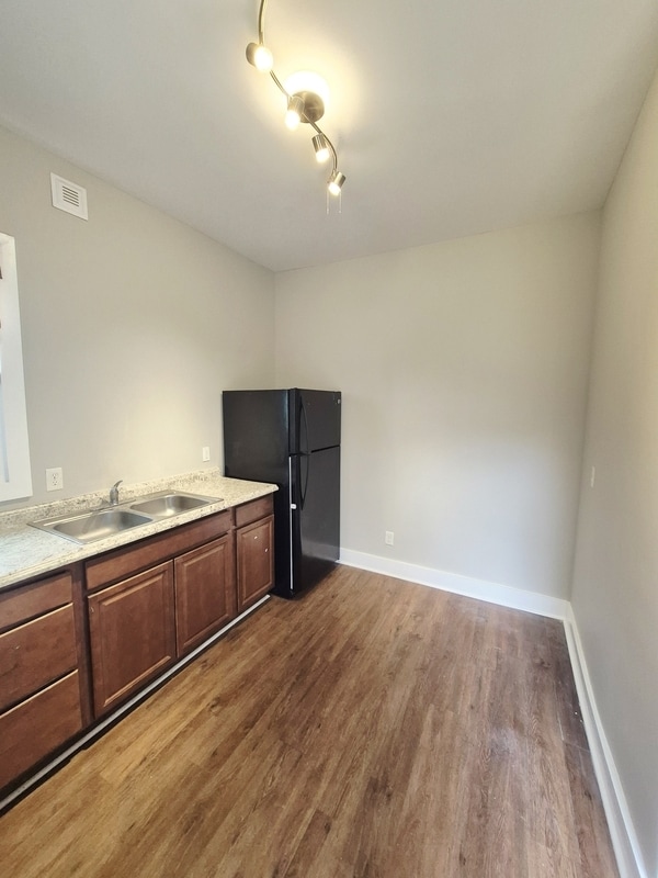 Photo - 1901 Fairmount Ave Apartment