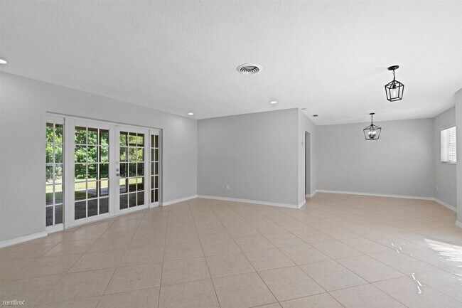 Building Photo - 3 br, 2.5 bath House - 4471 NW 6th Ct