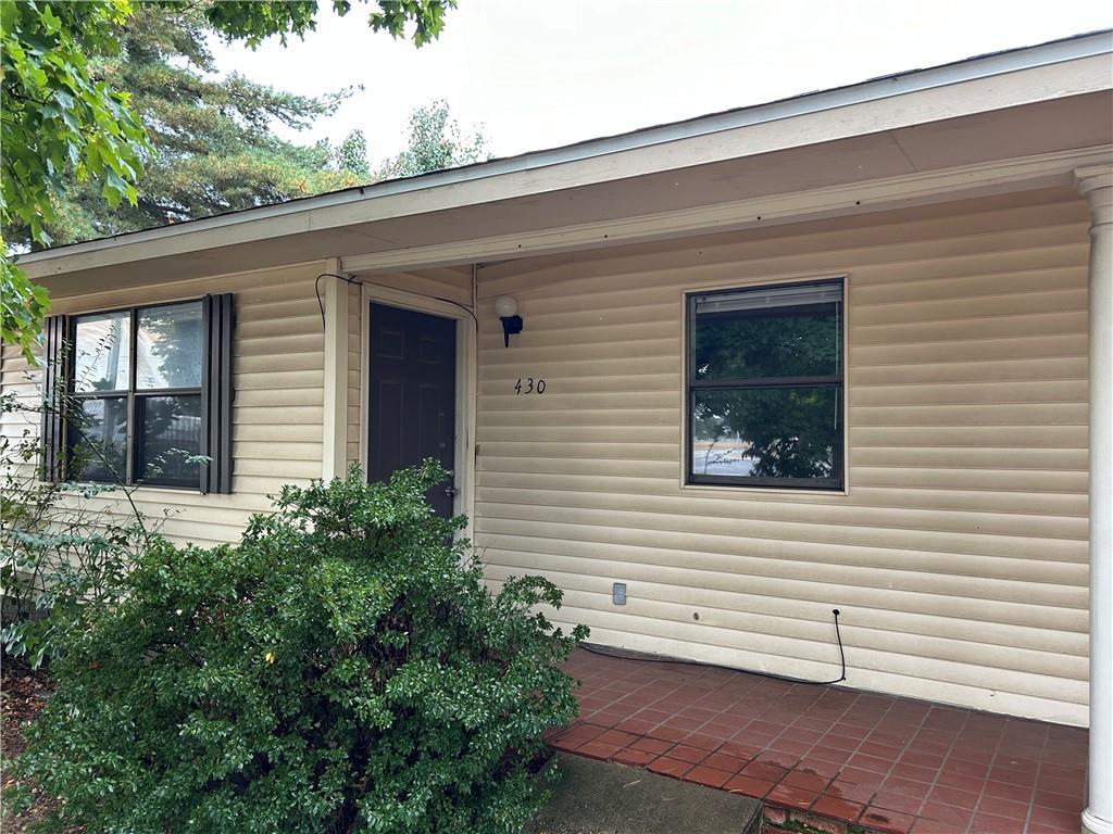 Primary Photo - 430 S Holly St