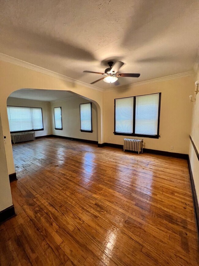 Foto del edificio - 2126 Auburn St