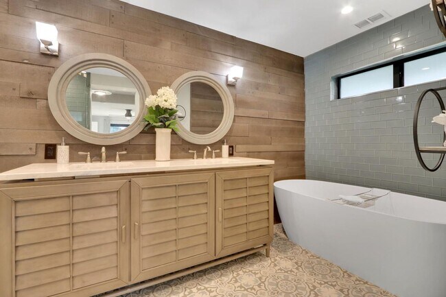 Foto del edificio - 1501 Banyan Rd