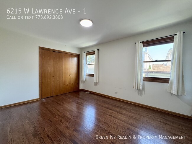 Foto del edificio - 6215 W Lawrence Ave