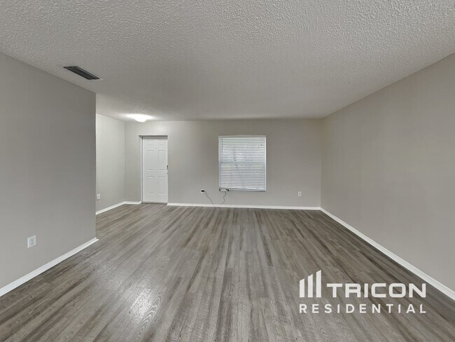 Building Photo - 13626 Vanderbilt Road Odessa FL