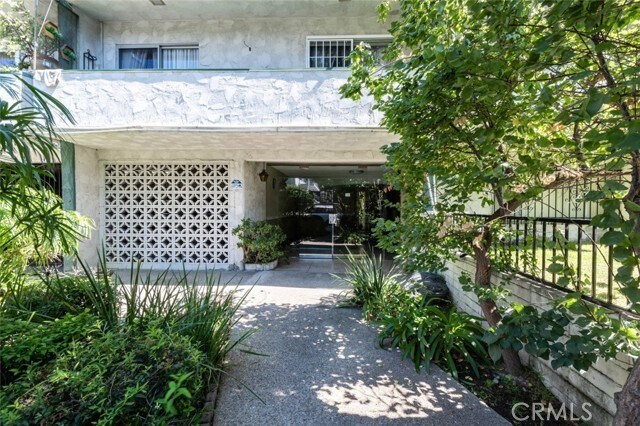 Building Photo - 1344 N Martel Ave