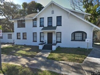 Building Photo - 700 N Hamilton Cres