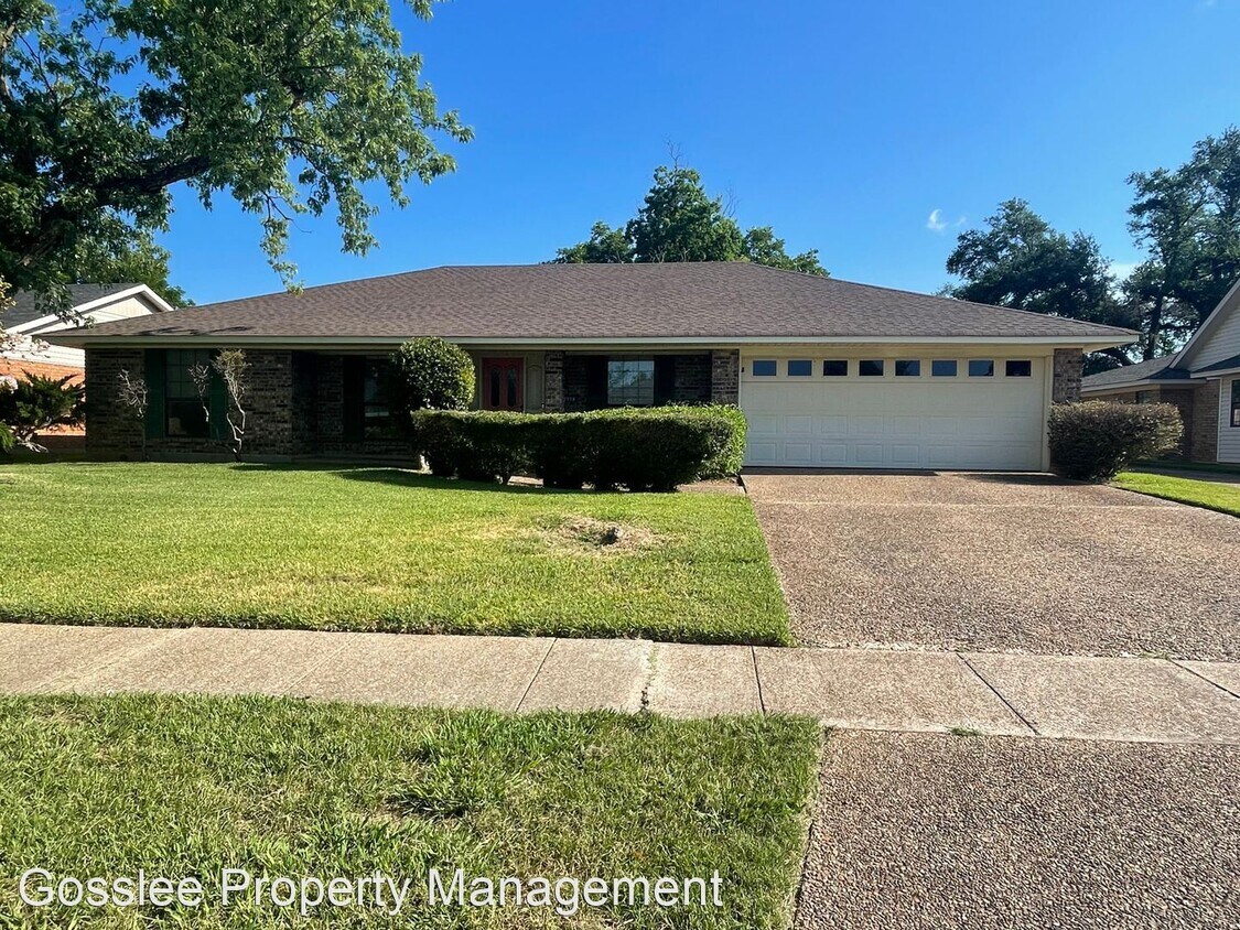 Primary Photo - 3 br, 2 bath House - 608 Sophia Lane