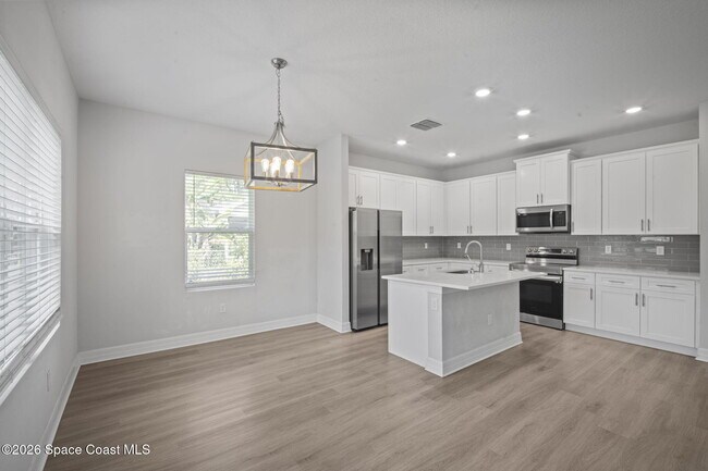 Foto del edificio - 330 San Marino Rd SW