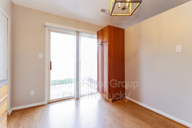 Foto del edificio - 924 Hathaway Dr