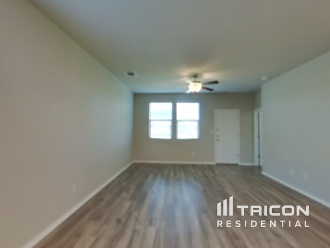 Building Photo - 5200 Saddle Clb Dr