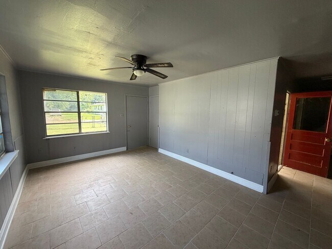 Foto del edificio - Spacious Two Bedroom Home