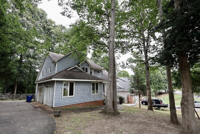 Foto del edificio - 11418 Hardwood Dr