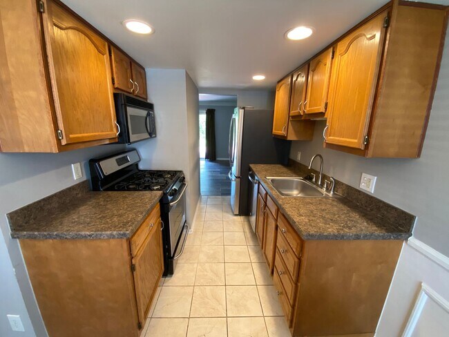 Foto del edificio - River-front condo, UA schools, 2 BR/1.5 BA