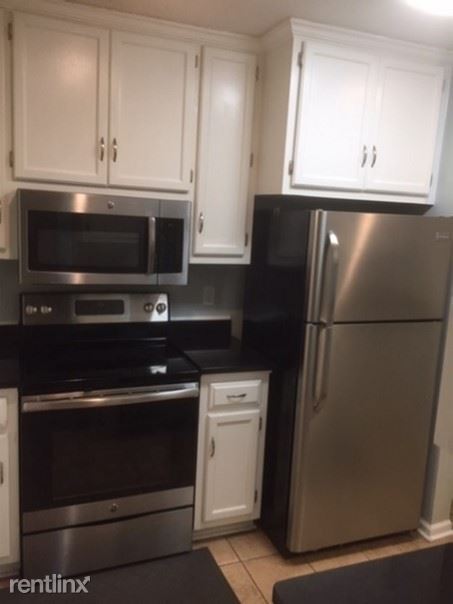 Building Photo - 2 br, 2 bath Condo - 2050 Woodlawn Drive