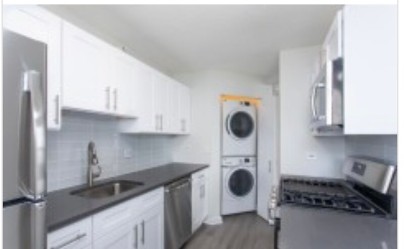 Photo - 550 N State St (Chicago, IL)
